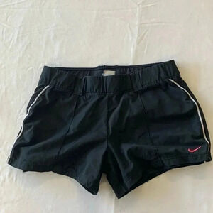 Nike women’s shorts medium